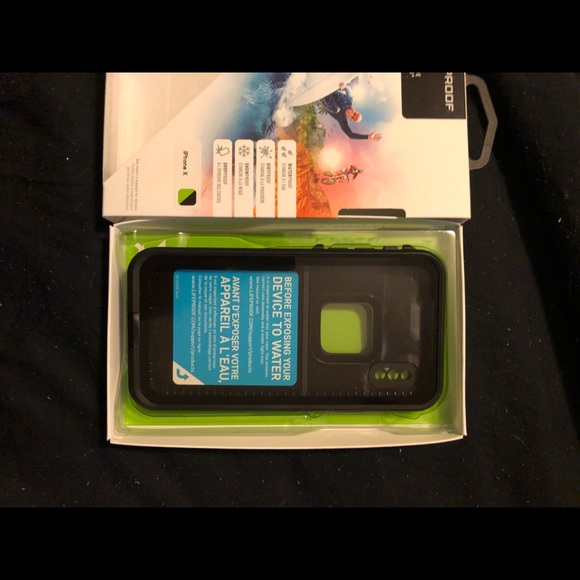 iPhone X lifeproof case - Picture 3 of 4